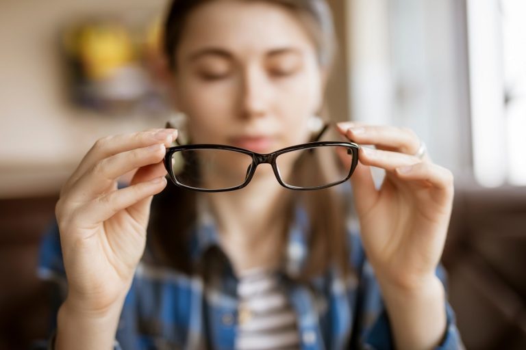 como diferenciar entre hipermetropia astigmatismo y miopia