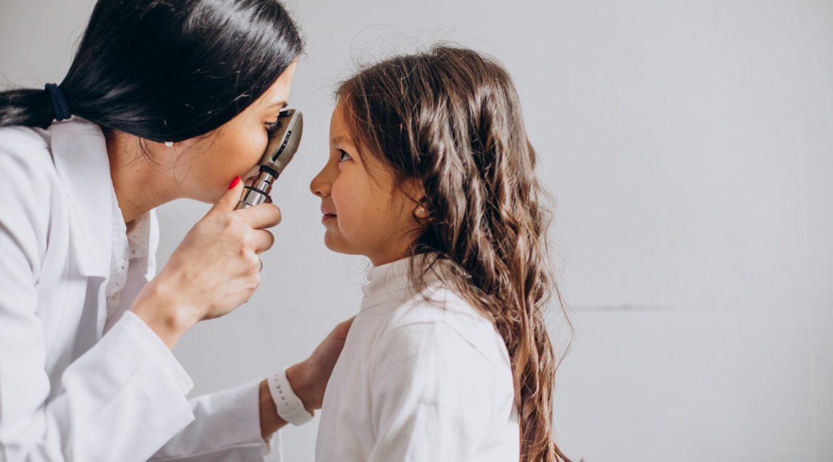 Hipermetropía infantil en niños y bebés